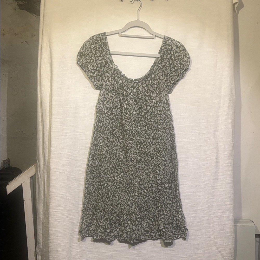 Elegant Floral Mini Dress in Green